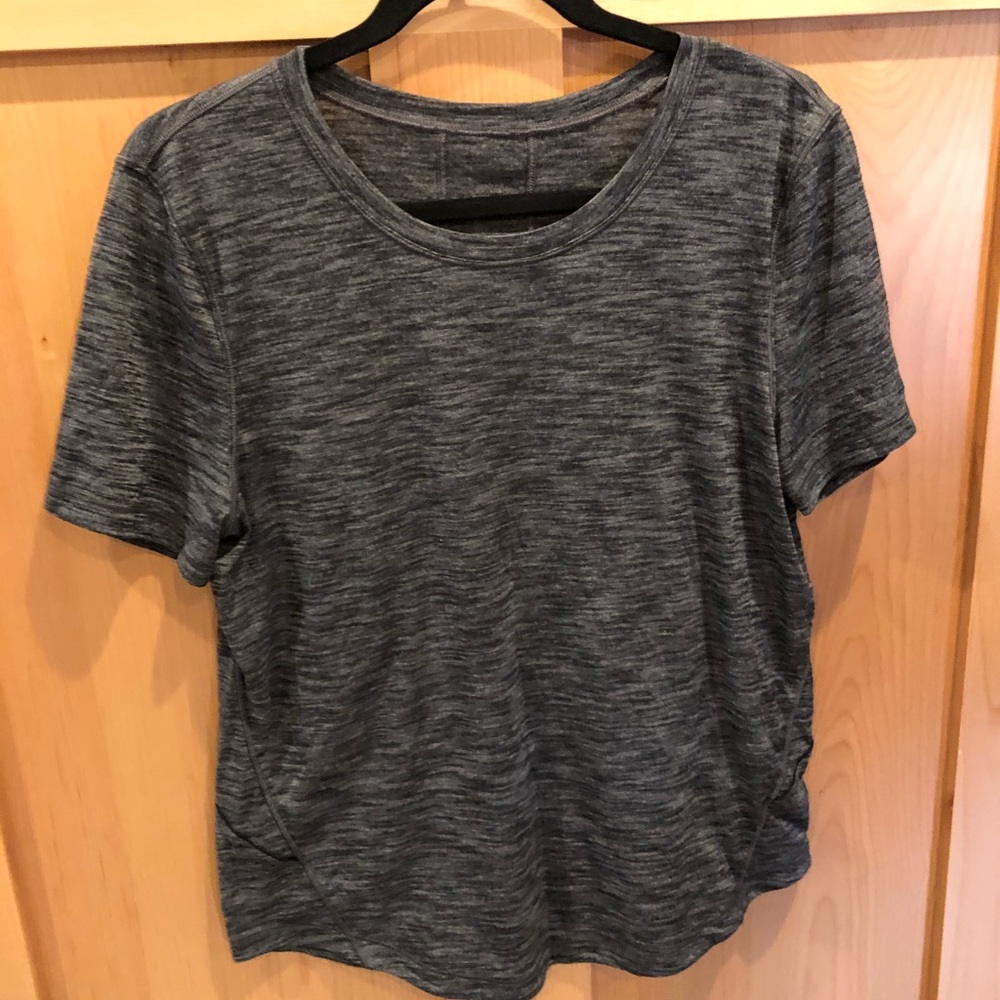 Lululemon t shirt